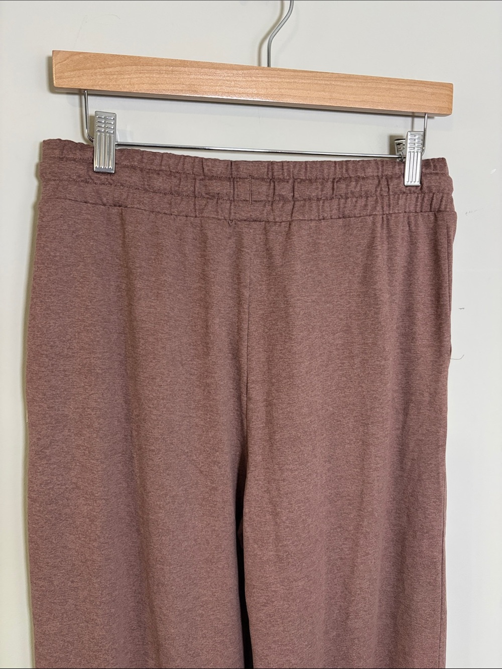 Vuori Halo Essential Wideleg Pant Sable Heather Womens Pockets DreamKnit M NEW - Picture 8 of 13